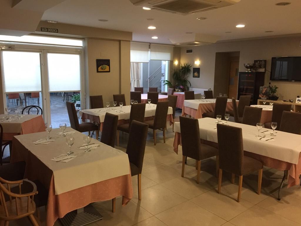 Hostal - Restaurante Asador Esperanza Huesca Eksteriør billede